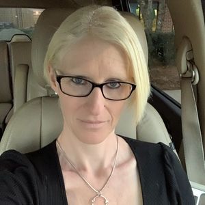 Meet your Posher, Adrienne